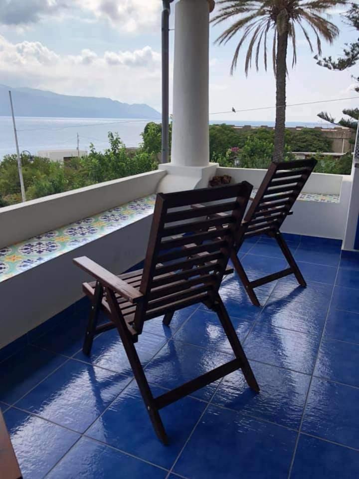 Villa Insolia Santa Marina Salina Zimmer foto