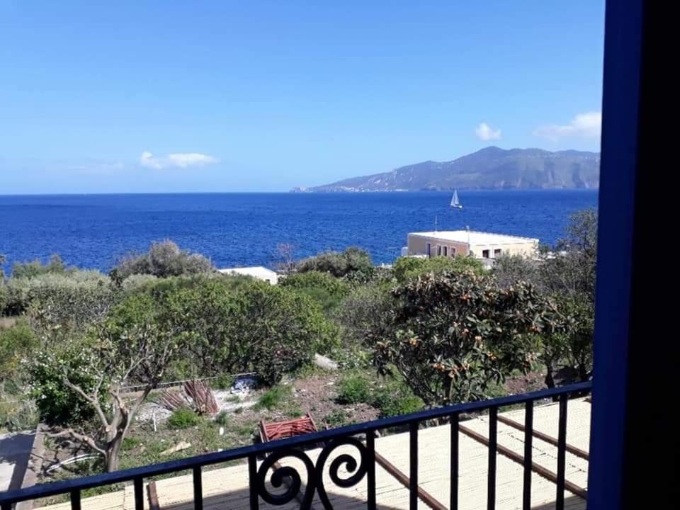 Villa Insolia Santa Marina Salina Zimmer foto