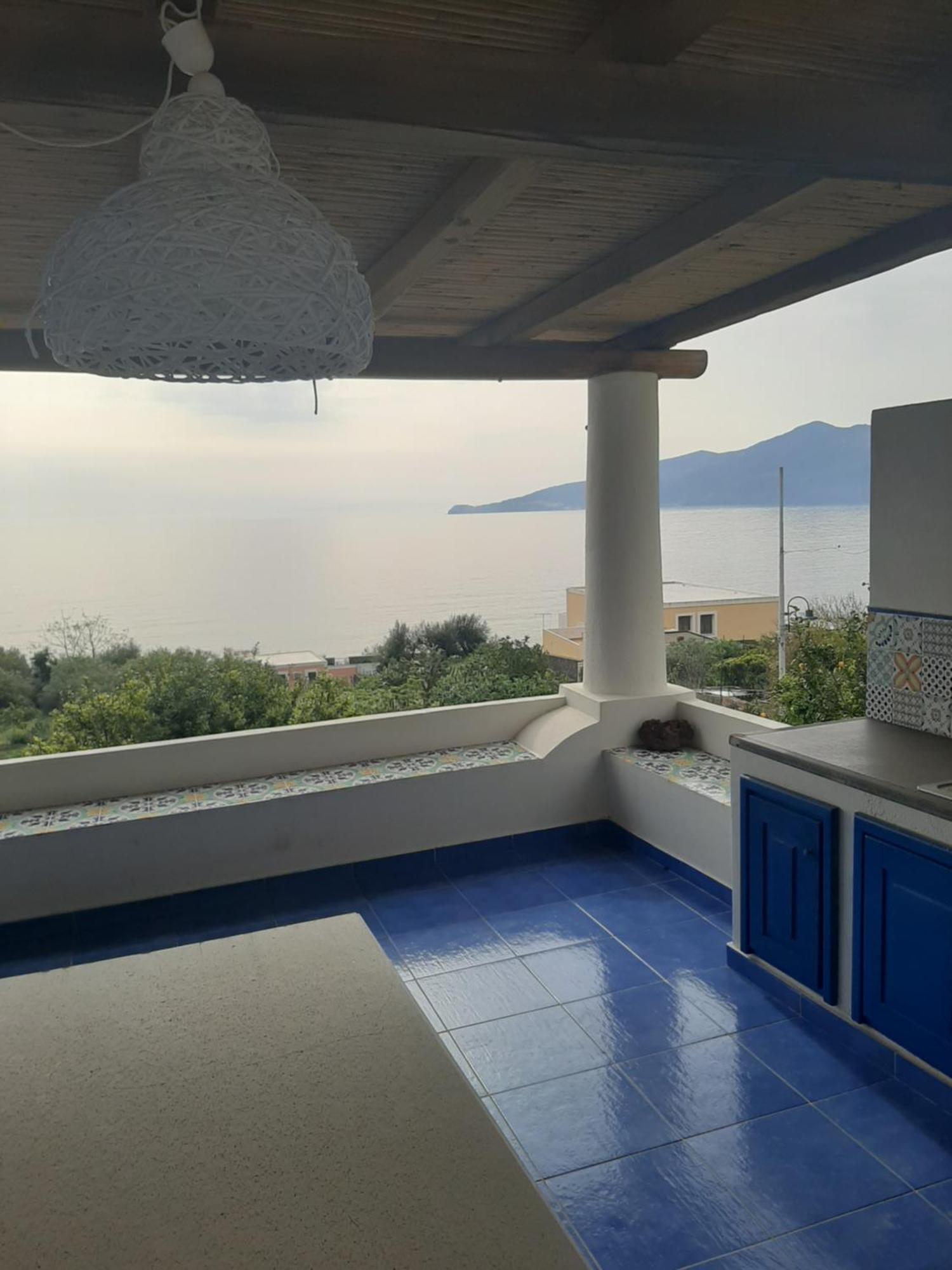 Villa Insolia Santa Marina Salina Zimmer foto